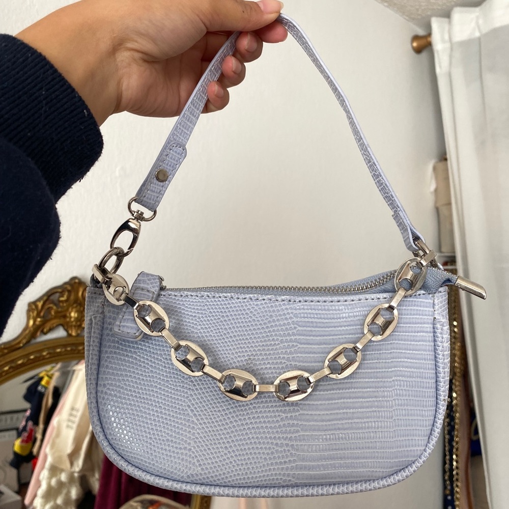 Blue baguette bag with silver chain